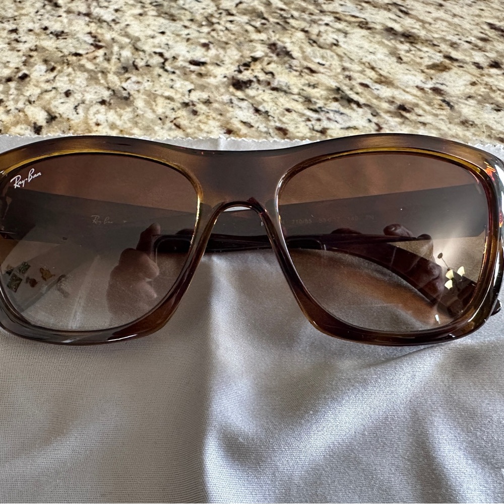 Ray-Ban Brown Wayfarer Sunglasses with Gradient Lenses